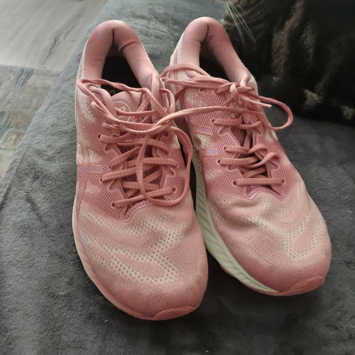 Buty sportowe męskie Asics rozmiar 44.