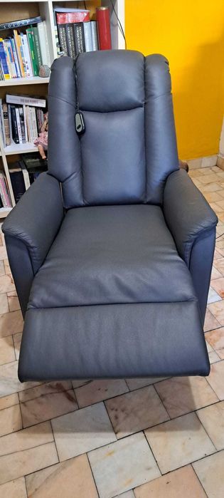 Poltrona articulada elétrica