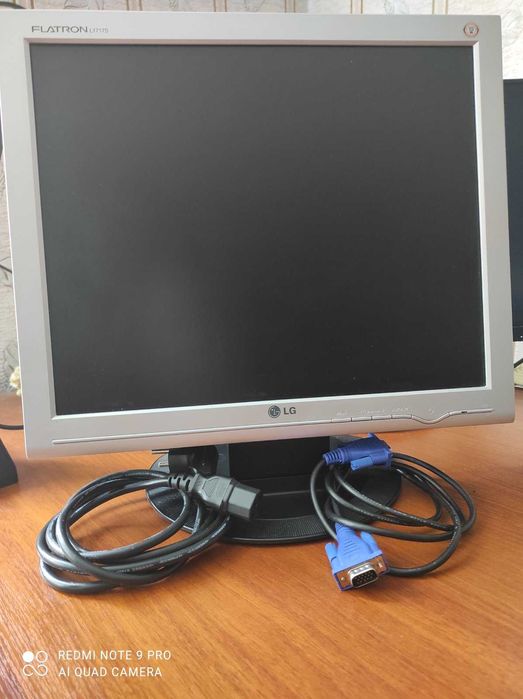 Монитор LG FLATRON L1717S