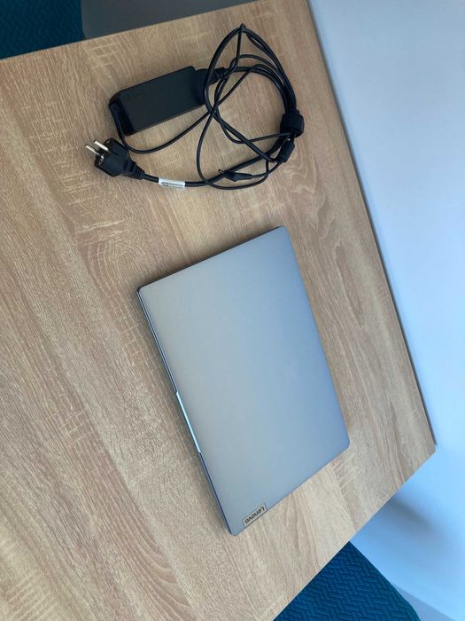 Laptop Lenovo IdeaPad Slim 3 / 15,6" / 16GB / 512GB / Ryzen / SSD