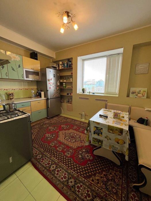 Продам будинок 204 м², ділянка – 10 соток у Великодолинському