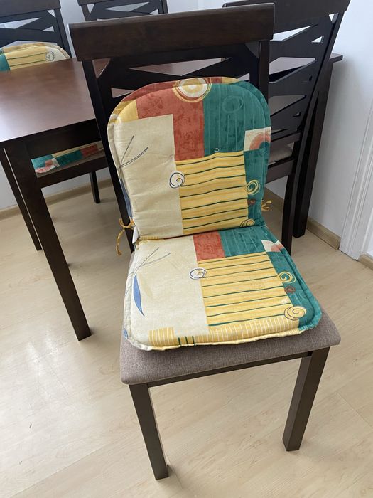 Стіл та 4 стільці