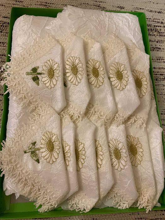 Подарочный комплект Набор NETA TEKSTIL  скатерть  и салфетки жатка.