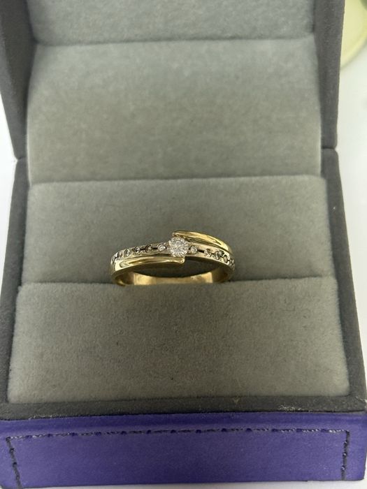 Золотое кольцо с бриллиантами