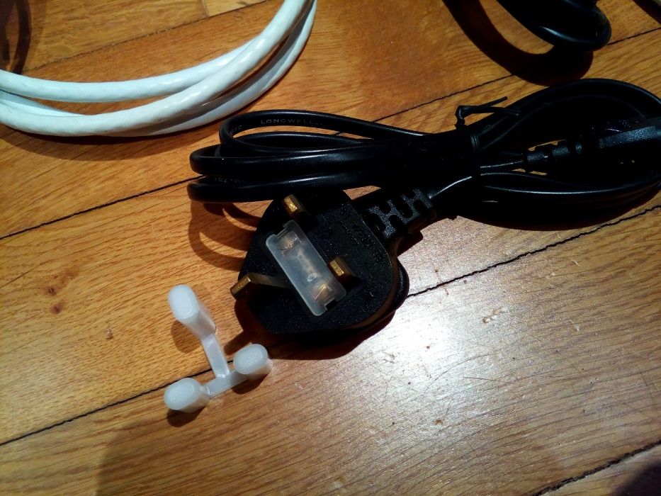 Cabos coaxiais e SCART para TV