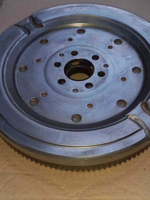 Двомасовий маховик,  2295000541 Sachs . LU 415074009.