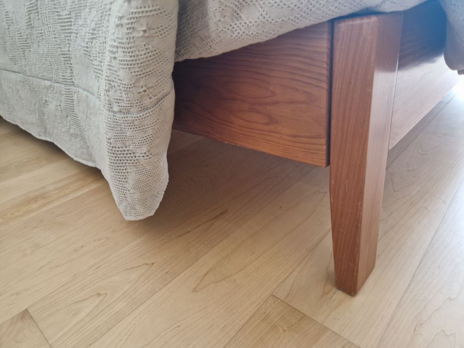 Cama em  carvalho Moviflor