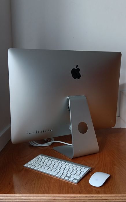 iMac 27'' i7 SSD 2TB, 32Gb Ram, Gráfica 4GB, teclado e rato apple