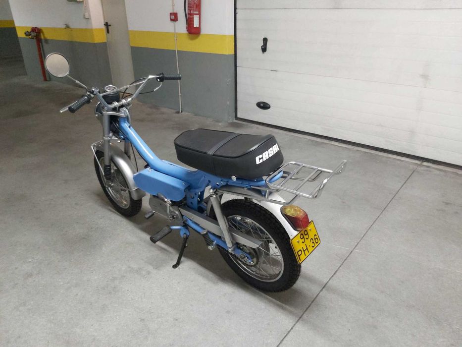 Casal Boss 2V ciclomotor clássico