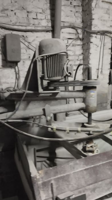 Шліфувальний станок .