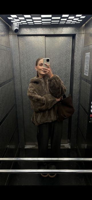 Штучна шуба в ідеальному стані