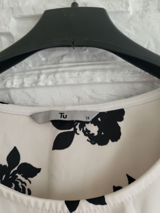 Śliczna sukienka z printem M/L firmy TU