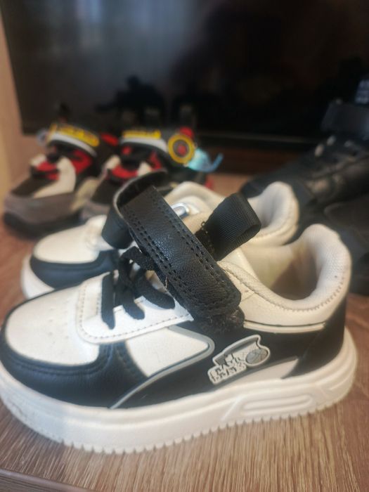 Продам дитяче взуття