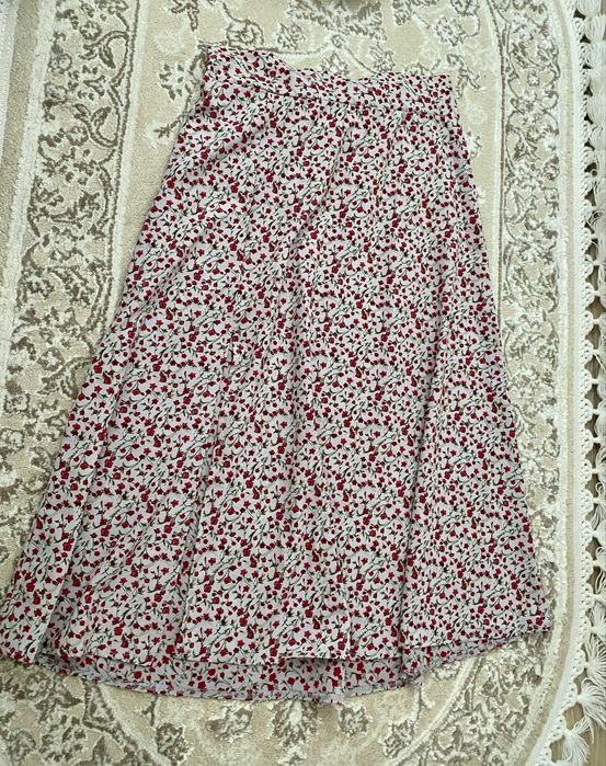 Спідниця міді з квітковим принтом