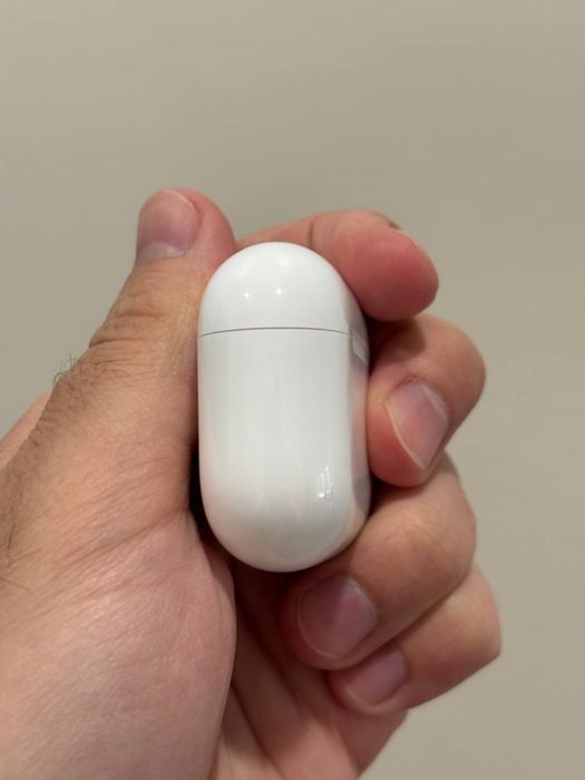 Etui ladujace airpods 4 Bez ANC