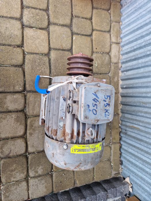 Silnik elektryczny 5,5 kw uszkodzony