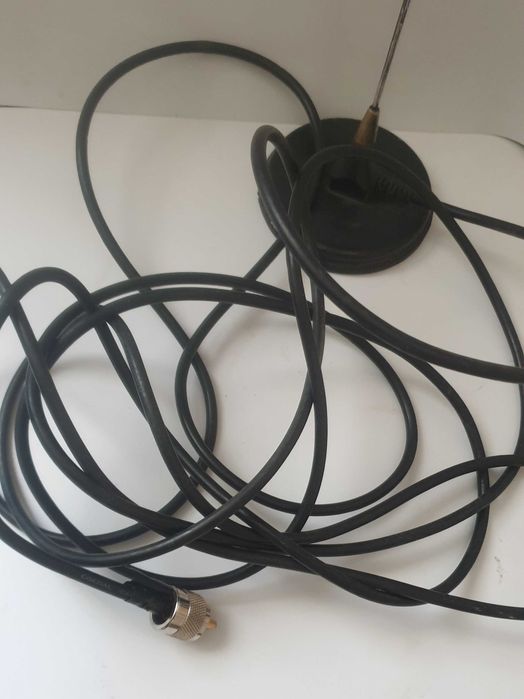 Антена Автомобильная на могнитном основании ,смотрите описание