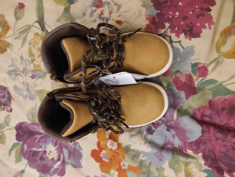 Botas de menino -no as