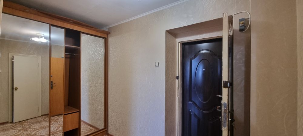 Сучасна квартира на Шуменському . Вікна на Миколаїв .