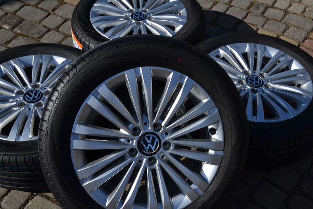 Vw Passat Skoda Karoq Opony Nowe 215/55R17 Koła Lato Kompletne