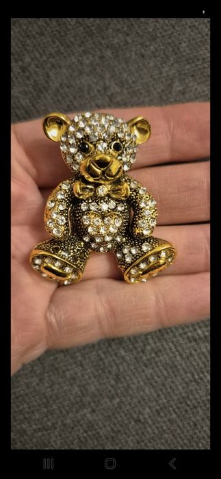 Broszka miś niedźwiedź w kolorze złotym Walentynki błysk glamour