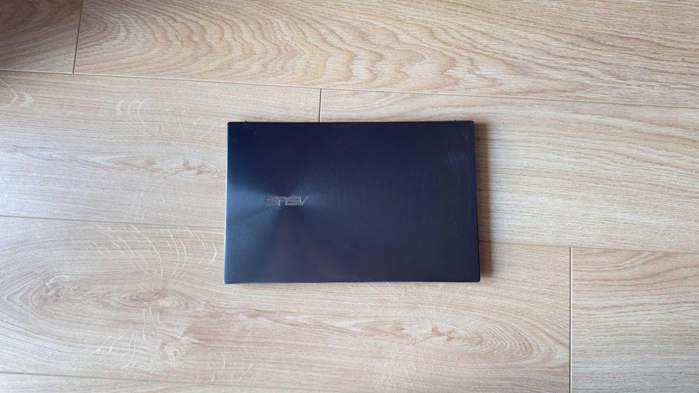 Ultrabook Zenbook 14 UX425E