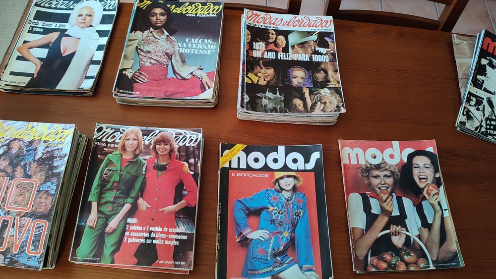 Varias revistas modas & bordados desde 68 a 74