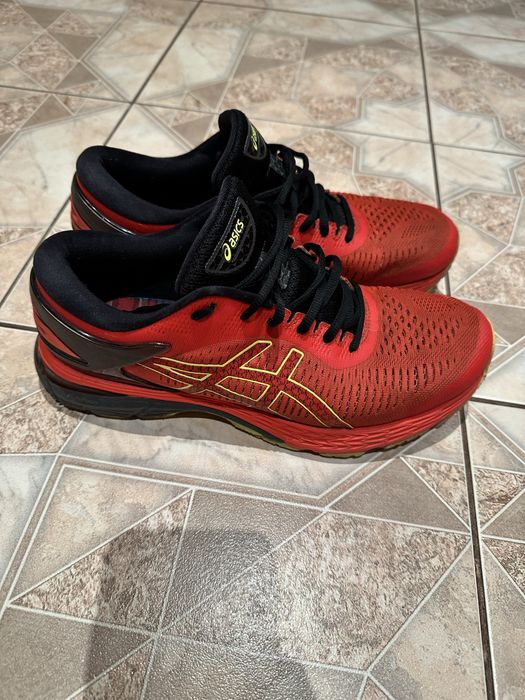 ASICS Gel-Kayano 25 - buty do biegania - rozmiar 41,5