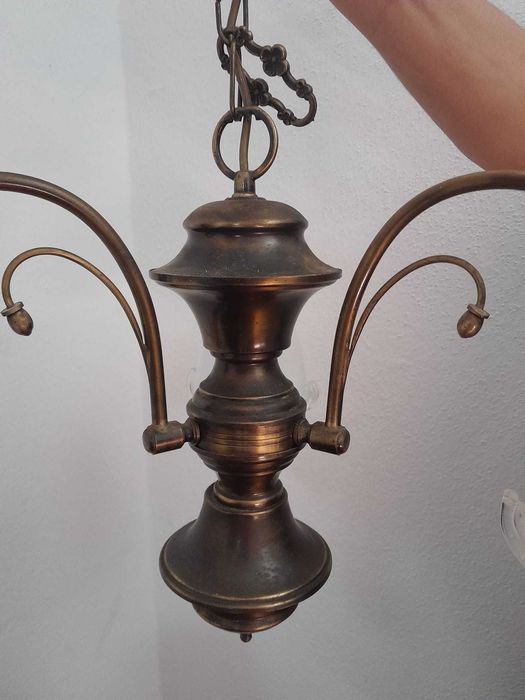 Gracioso Candeeiro de Sala  c/ 3 Túlipas