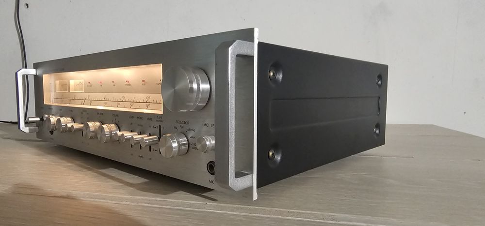 Amplituner LENCO R-50 made in swiss