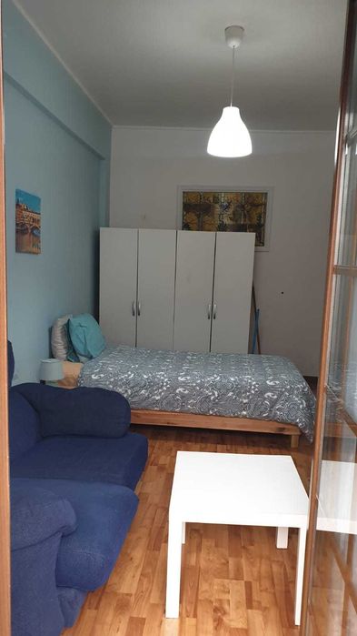 Quarto de solteiro em Almada cacilhas.