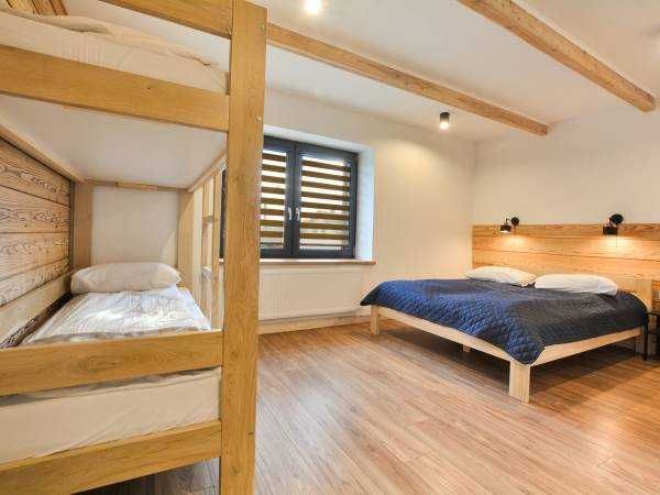 Sielska chata -Apartamenty ,pokoje z łazienkami balia z jacuzzi
