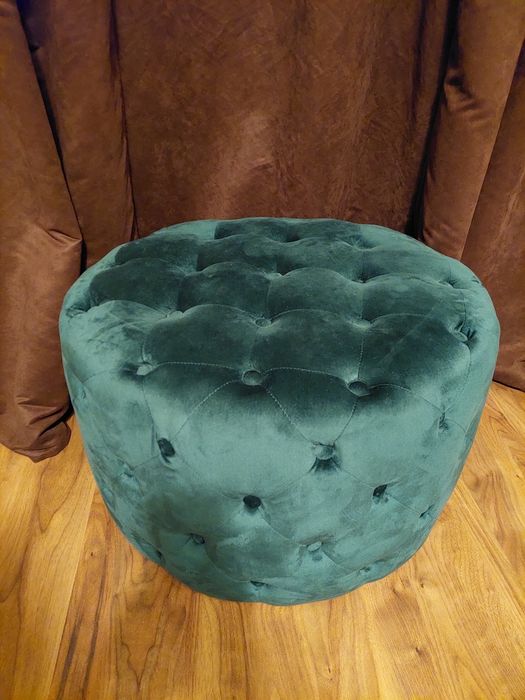 Pufe de veludo verde esmeralda, SEM DEFEITOS, COMO NOVO-Felgueiras
