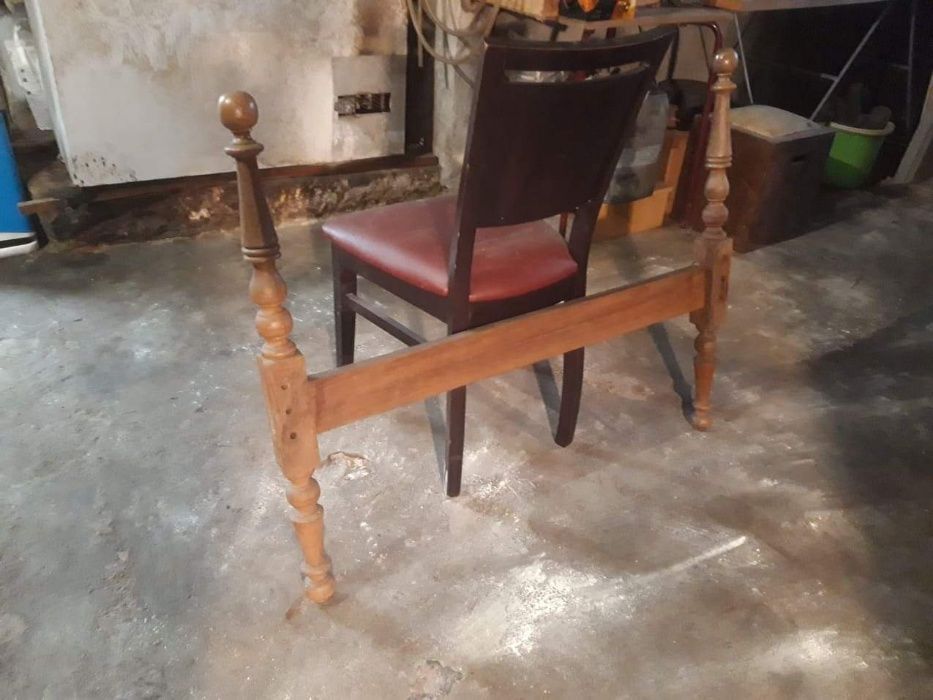 Cama solteiro muito boas em pinho