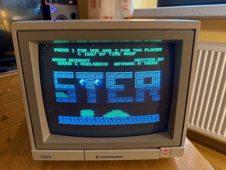 Monitor Commodore 1084 - dla retro fanów :)