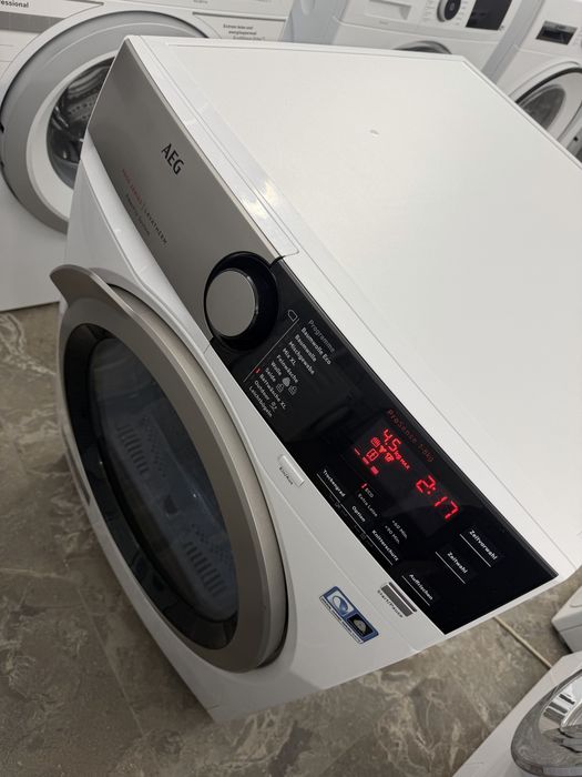 Сушильна машина на тепловому насосі AEG 9000 T9DE77685