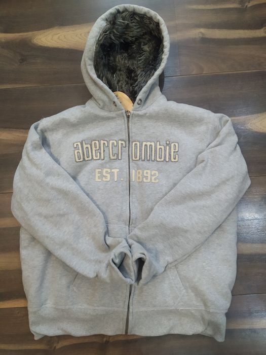 Толстівка на хутрі Abercrombie розміщення  L 50-52 1500гр ідеальний стан Тренч Superdry розм М 46-48 900гр стан  ідеальний,новогого