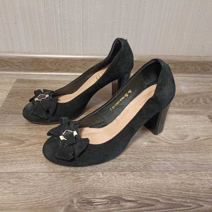 Женские Замшевые Туфли 39 размер