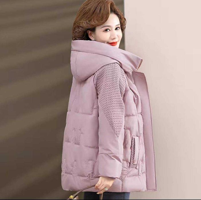 Демісезонна жіноча куртка