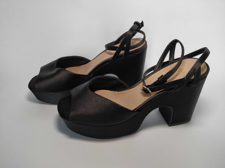 Czarne sandały na koturnie platformie obcasie HM 37