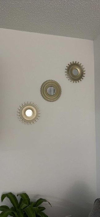 Dekoracja zestaw 3 luster w złotych ramkach do domu na ścianę