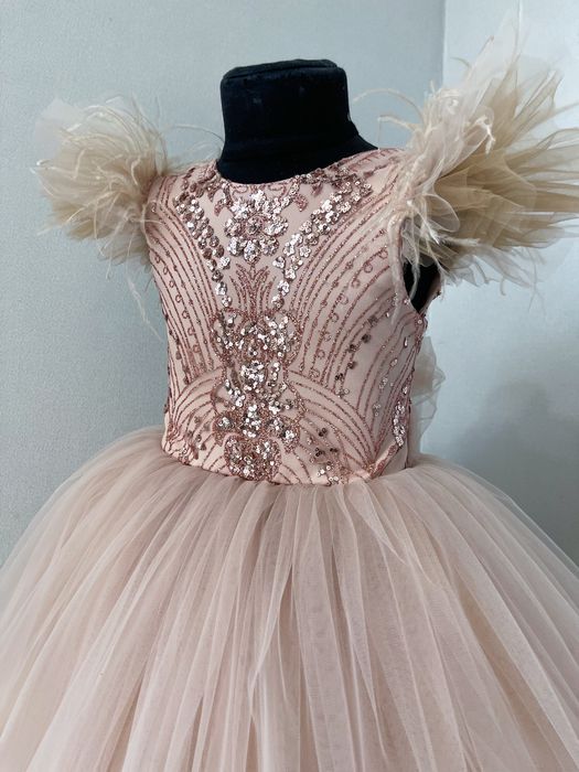 Нарядное платье на выпускной