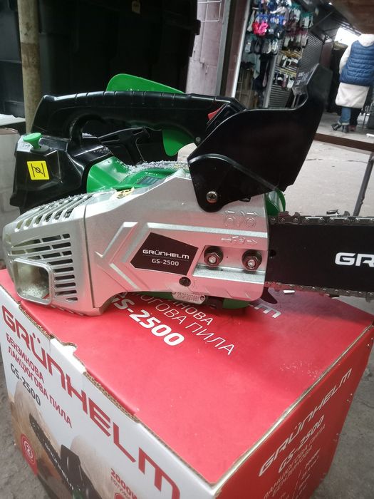 Акция Бензопила Grunhelm GS-2500 (очень легкая 4 кг)