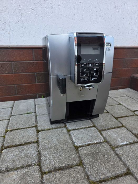 Кавомашина Delonghi Dinamica під відновлення або на запчастини