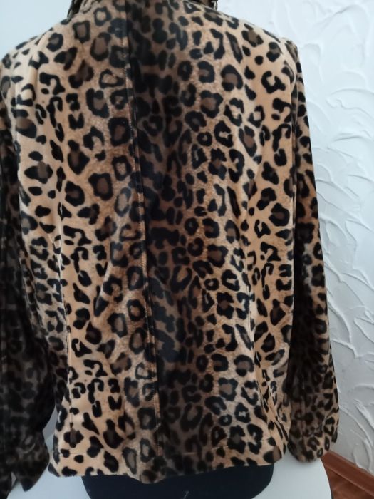 Okazja piękny żakiet taliowany sprzedam.