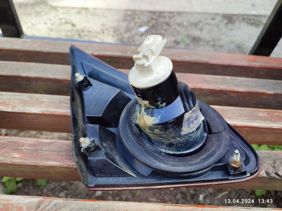 Ніссан Кашкай 2009 задні внутрішні фари