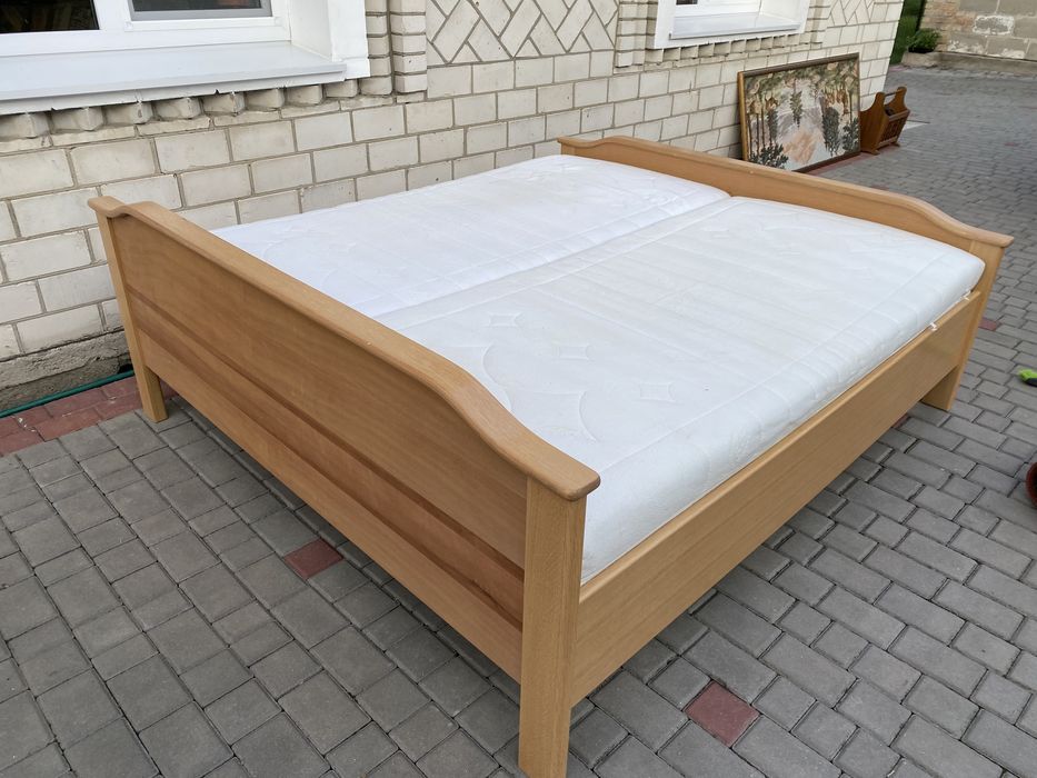 Кровать с ортопедическими ламелями