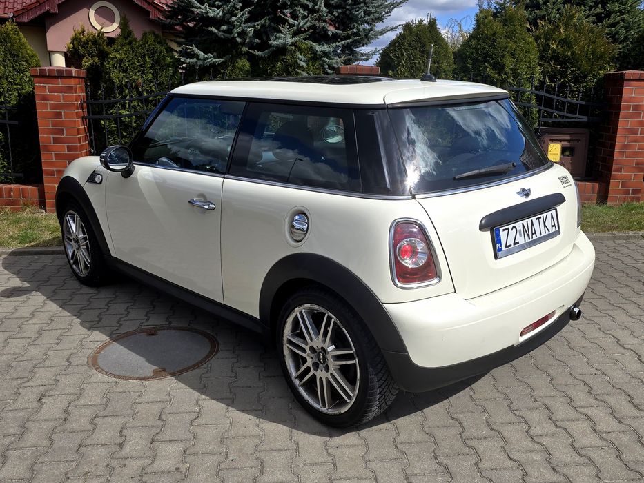 Mini couper 1.6 lif 2011 rok orginalna navi  fajny stan /zamiana