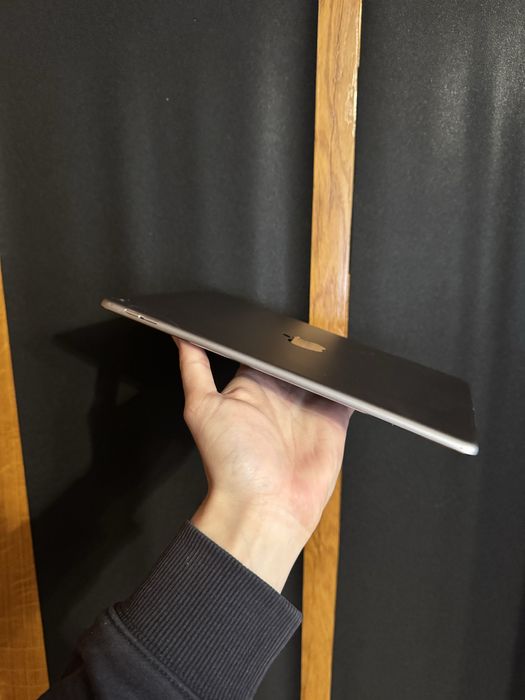 Apple iPad Air 2  16 Wi-Fi  Планшет