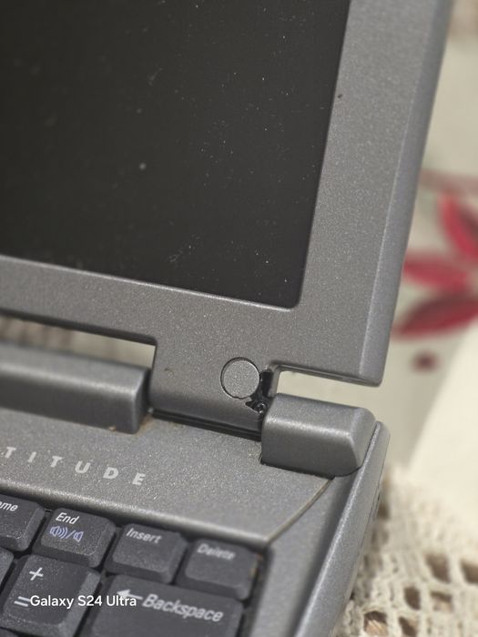 Retro laptop Dell Latitude C400